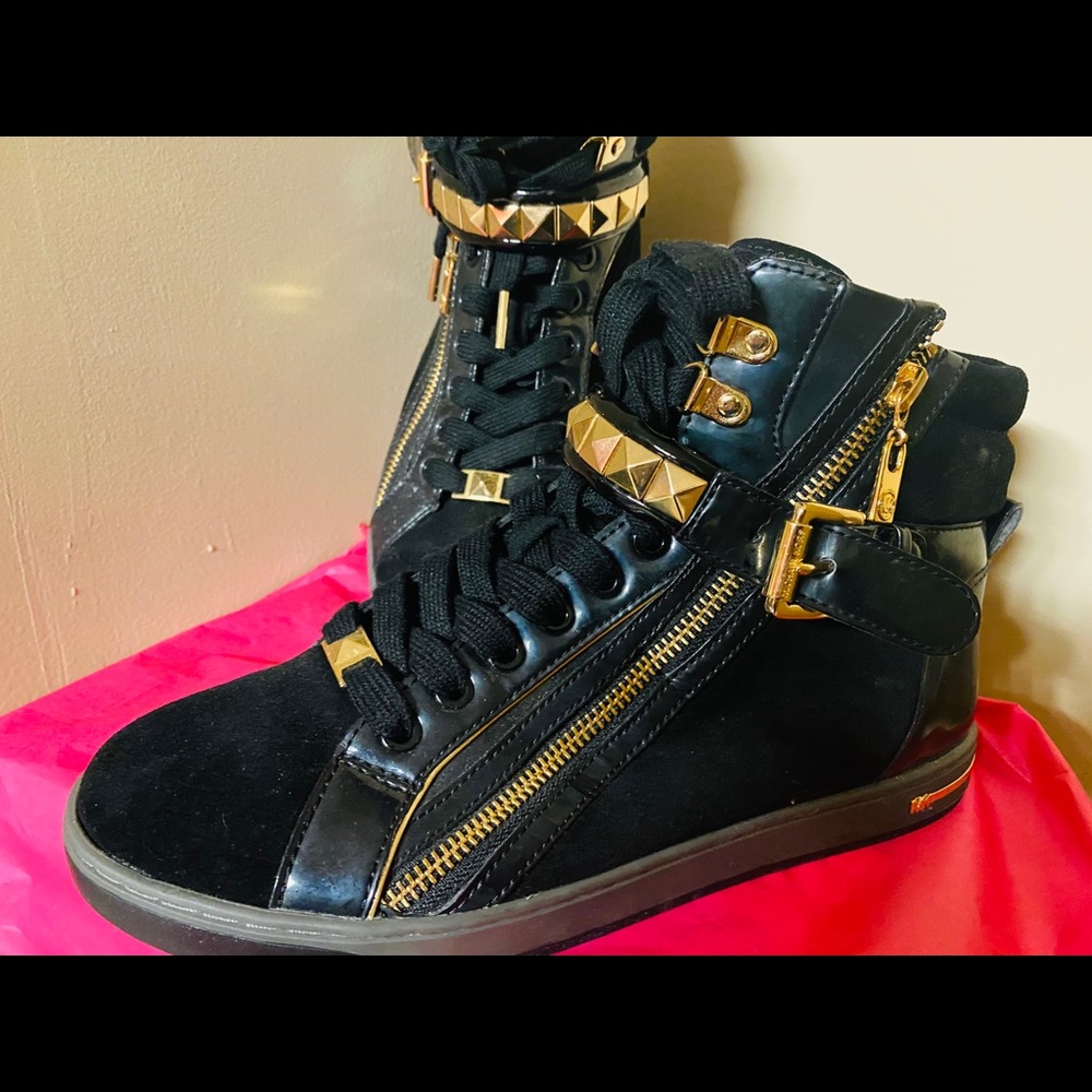 Black MK tennis shoes